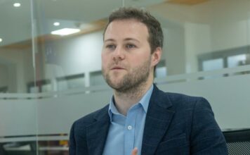 Calum Miller, el médico “Pro Vida” que orienta sobre aborto y el embarazo