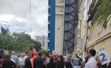 Evacúan empleados de distintas instituciones en simulacro nacional de terremoto