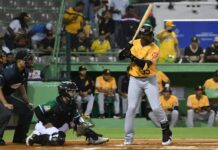 Canario saca la cara en triunfo de las Águilas sobre las Estrellas