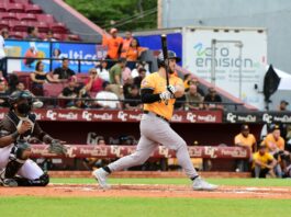 Águilas pintan de blanco a los Gigantes