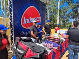 FENAPEPRO y Tony Peña entregan utilería deportiva en Monte Cristi