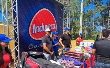 FENAPEPRO y Tony Peña entregan utilería deportiva en Monte Cristi