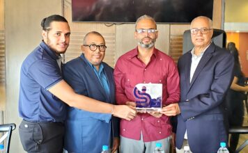 Julio Carreras y Raúl Valdés son los Peloteros Estrella de la Semana