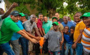 Alcalde Carlos Guzmán deja iniciados trabajos de construcción de parque, cancha, aceras, contenes y badenes en Villa Mella y Los Guaricanos