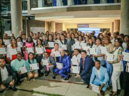 EDESUR y APEC gradúan 204 periodistas y comunicadores en su 3er. diplomado sobre el sector eléctrico