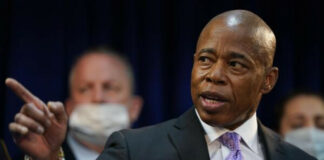 El FBI confisca los teléfonos del alcalde de Nueva York como parte de una investigación federal