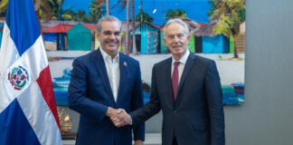 Tony Blair se reúne con el presidente Luis Abinader