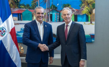 Tony Blair se reúne con el presidente Luis Abinader