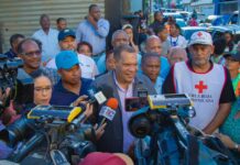 Alcalde Carlos Guzmán lleva ayuda a afectados por torrenciales lluvias