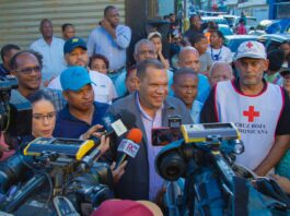 Alcalde Carlos Guzmán lleva ayuda a afectados por torrenciales lluvias