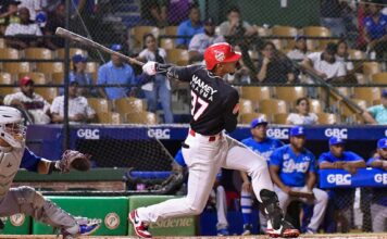 Erik González lidera paliza del Escogido ante el Licey