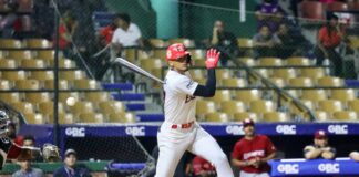 Escogido supera a los Gigantes en día histórico para Lake