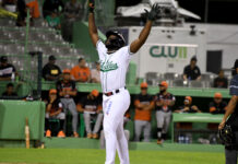 Estrellas vienen de atrás y vencen a los Toros en extrainnings