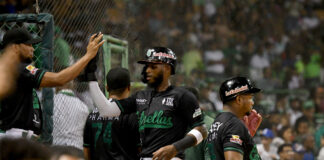 Estrellas se imponen en doble cartelera ante el Licey