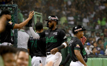 Estrellas se imponen en doble cartelera ante el Licey