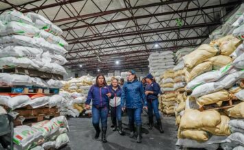 Plan Social asiste a familias afectadas por inundaciones