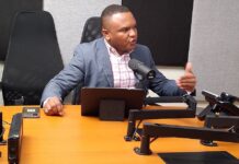 Rafael Lara denuncia cumulo de basura en San Cristóbal