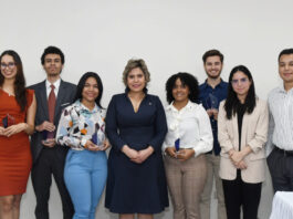 ProCompetencia entrega premios a ganadores del concurso “Escribiendo por la competencia”