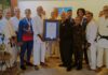 Chuchú Cruz es reconocido por la Asociación de Karate de Santiago