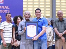 Reconocen a Rafael (Pey) Rincón en la Gran Final del Convivio Nacional de Minibaloncesto