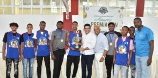 Premian al Eugenio María de Hostos como Club del Año en provincia Santo Domingo