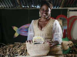 Gloria Reyes lleva a la FITUR marca artesanal de Supérate Manos Dominicanas