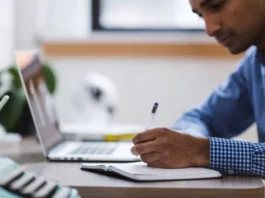 Se necesitaría reformar el Código Laboral para implementar el horario flexible