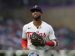 Ramón Laureano pasa al Escogido desde el Licey por Willi Castro