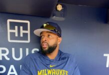 Carlos Santana pacta con Minnesota