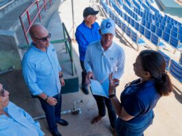 Ministro administrativo Igor Rodríguez visita estadio José Briceño y campo de fútbol Leonel Placido