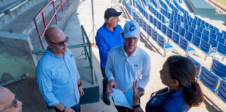 Ministro administrativo Igor Rodríguez visita estadio José Briceño y campo de fútbol Leonel Placido
