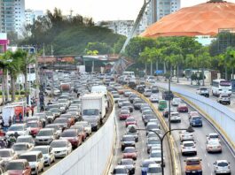 Conductores pierden horas por tapones en la ciudad