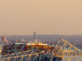 Cae un puente en Baltimore tras choque de un barco carguero, hay al menos 7 desaparecidos