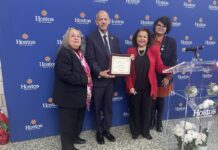 Universidad de Nueva York reconoce al periodista Adalberto Domínguez