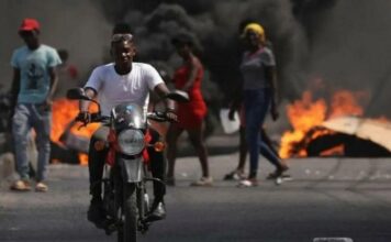 Decretan estado de emergencia en Haití, luego de que bandas armadas asaltaron una cárcel y liberaron a centenares de presos