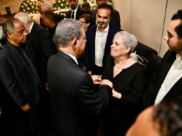 La clase política, familiares y amigos despiden a Franklin Almeyda