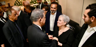 La clase política, familiares y amigos despiden a Franklin Almeyda