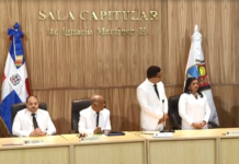 “El desorden puede empezar ahorita, pero tienen que esperar que yo me vaya”, Manuel Jiménez entrega mando a Dío Astacio