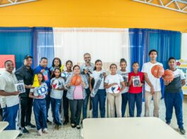 INEFI imparte charla y entrega utilería en Liceo Salomé Ureña