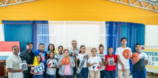 INEFI imparte charla y entrega utilería en Liceo Salomé Ureña