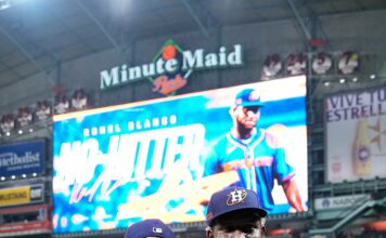 Ronel Blanco lanza no-hitter por los Astros
