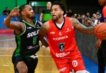 Leones se apoyan en defensa incesante para vencer a los Soles