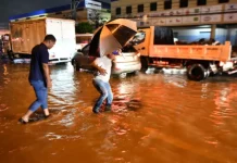 Seguirán las lluvias las próximas 24 horas; mantienen alerta contra inundaciones