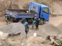 Luis “El Gallo” denuncia extracción ilegal de arena en río Masacre