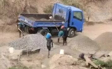 Luis “El Gallo” denuncia extracción ilegal de arena en río Masacre