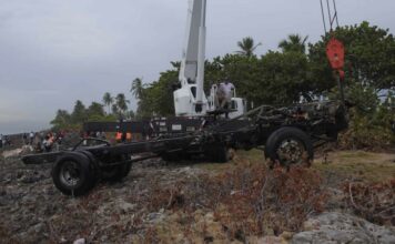 Chasis de vehículo sacado del mar Caribe corresponde a camión que conducía hombre desaparecido