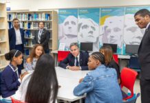 Secretario de Estado, Antony Blinken, se reúne con estudiantes del Programa de Inglés de Inmersión y vicepresidenta Raquel Peña