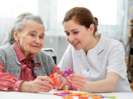 Salud Pública define plan para mejorar calidad de vida de personas con demencia