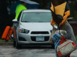 El huracán Milton toca tierra y golpea Florida con vientos extremos e inundaciones masivas