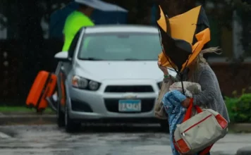 El huracán Milton toca tierra y golpea Florida con vientos extremos e inundaciones masivas